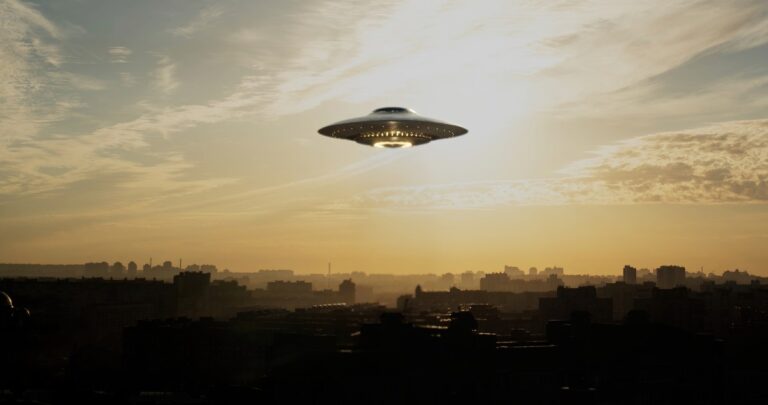 ufo-GettyImages-1491159515.jpg
