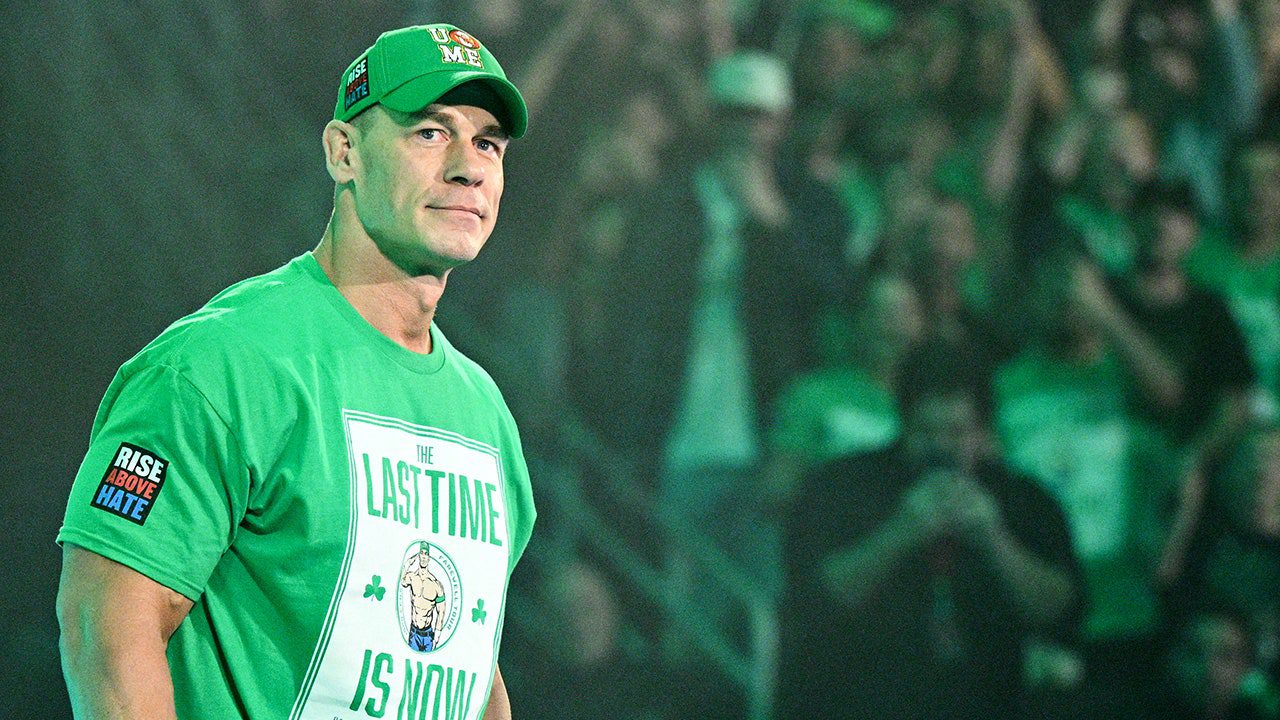 wwe-john-cena-120925-1.jpg