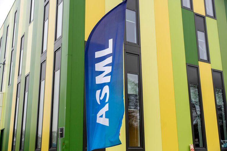 ASML-GettyImages-2258043611.jpg