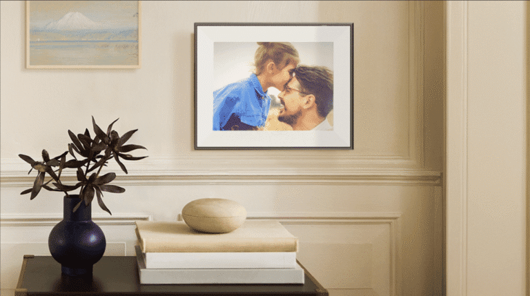 Aura-Ink-Graphite-Lifestyle-Wallmount-Horizontal.png