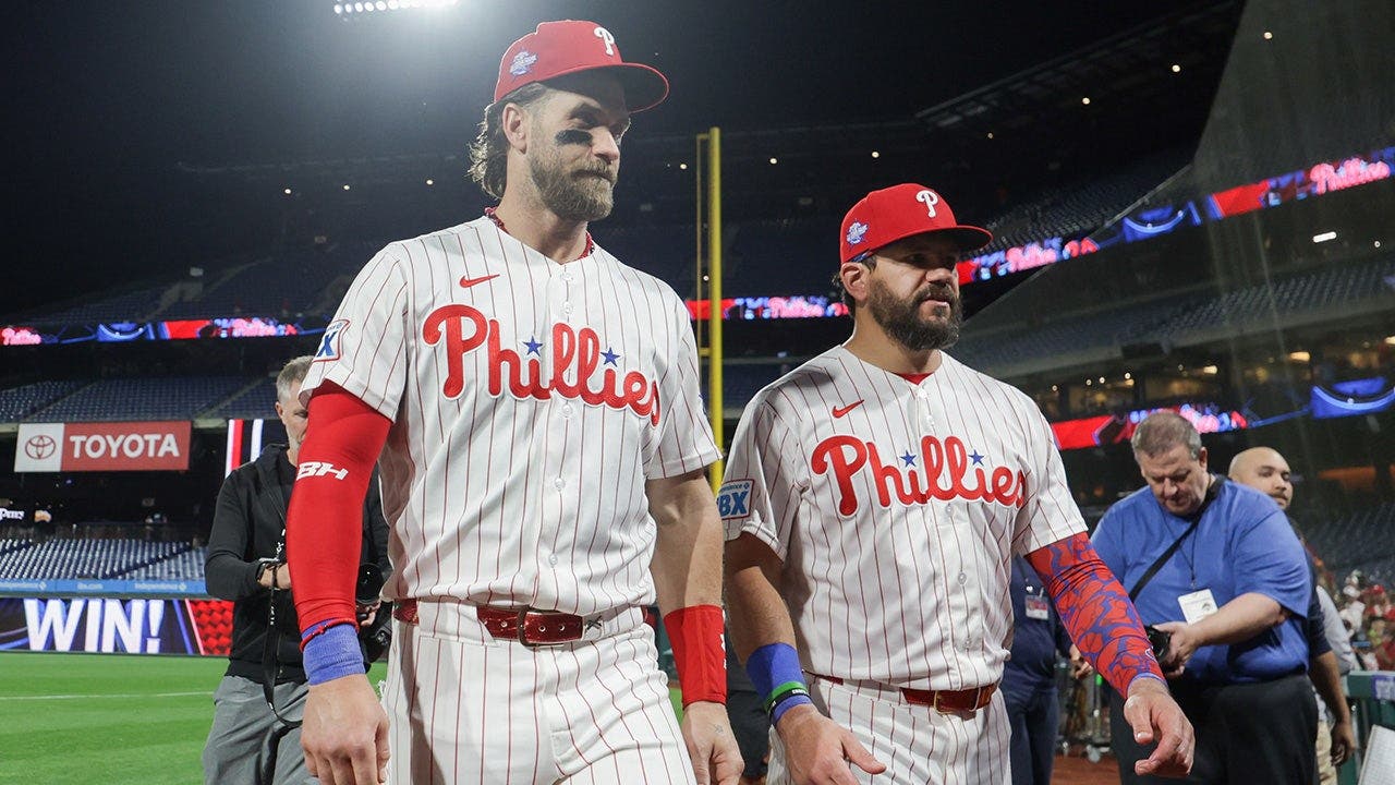 MLB-Philadelphia-Bryce-Harper-Kyle-Schwarber.jpeg