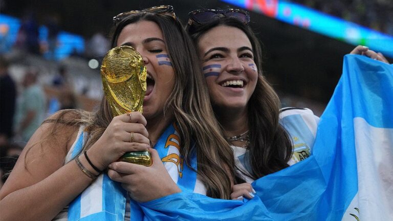 argentina-fans.jpeg