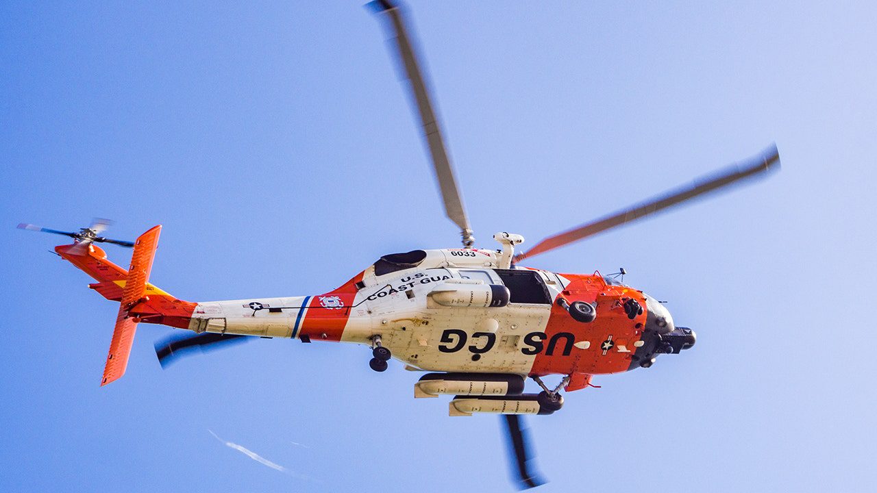 coast-guard-boat-rescue_04.jpg