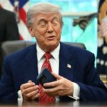 donald-trump-cellphone.jpg