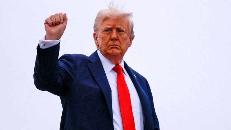 donald-trump-fist-pump-air-force-one.jpg