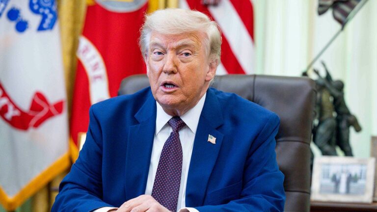 donald-trump-oval.jpg