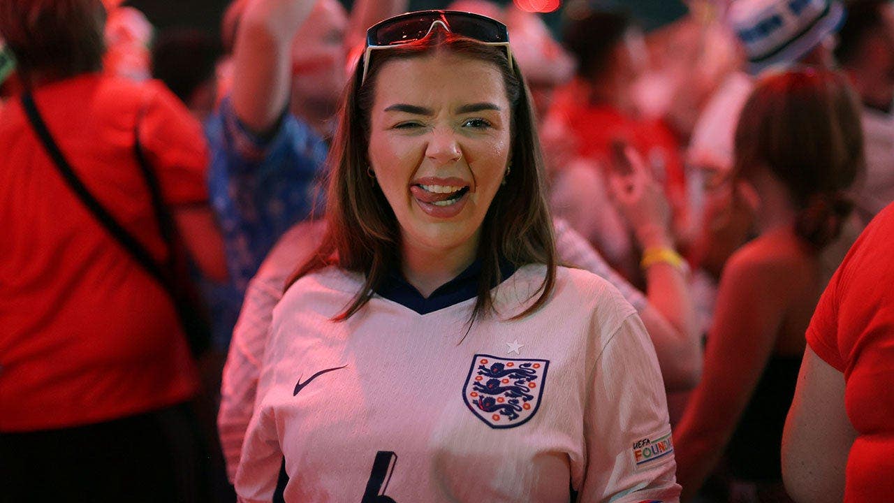 fifa-world-cup-fans-london-fox-news-001.jpeg