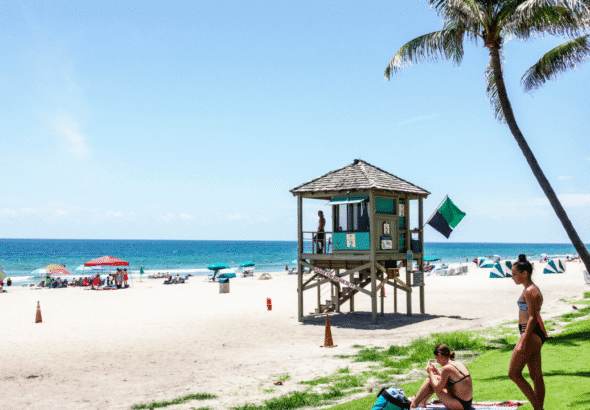 florida-beach-sunbathers.png