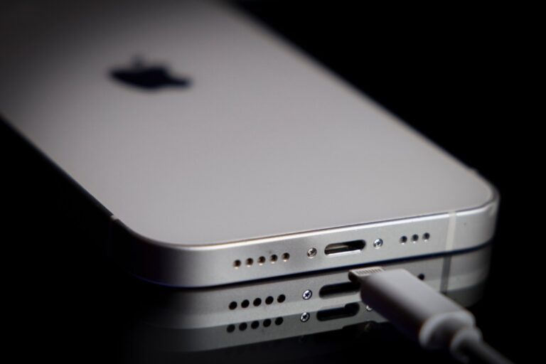 iphone-usb-cable.jpg