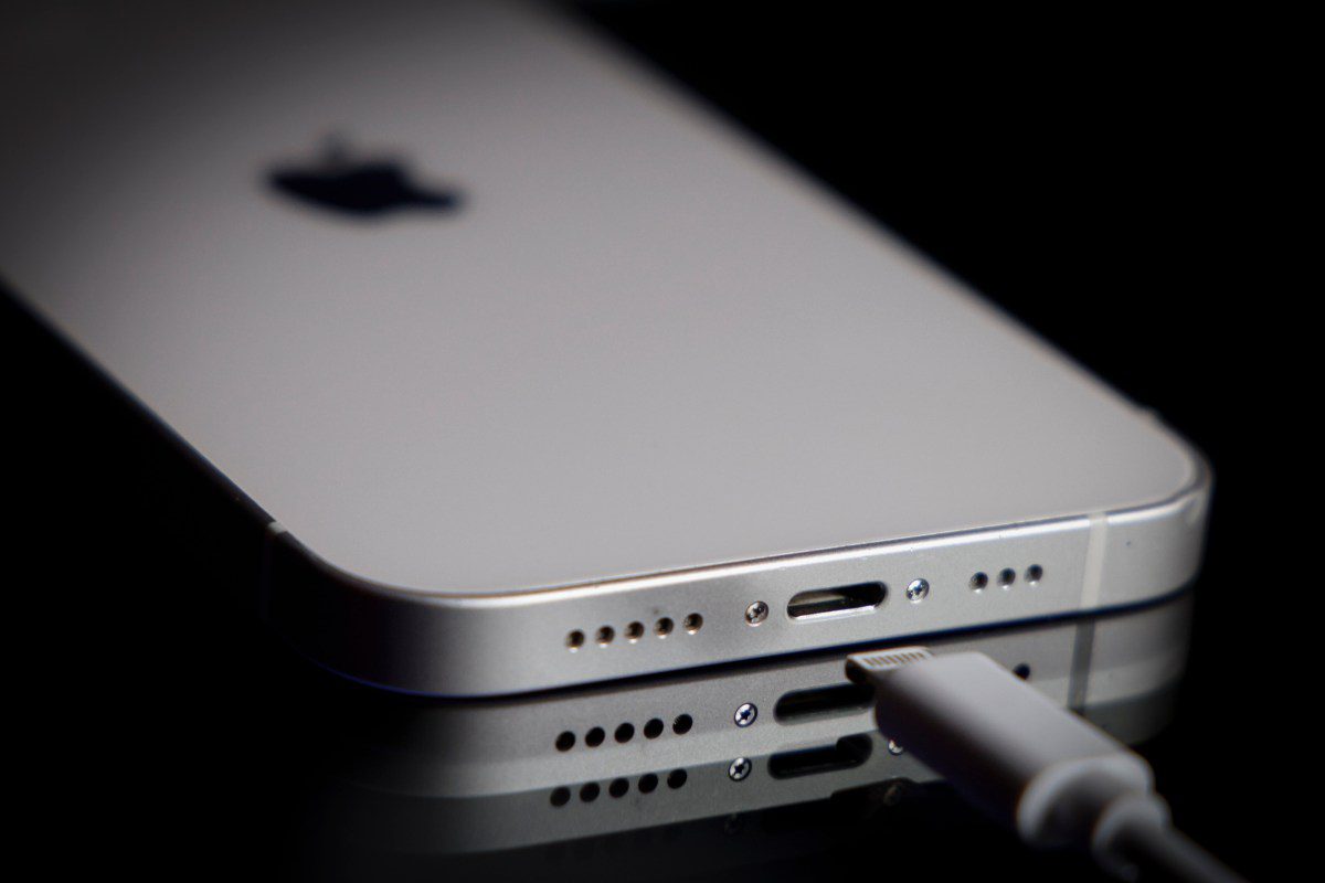 iphone-usb-cable.jpg