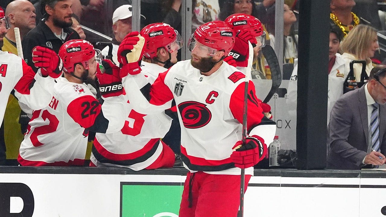 jordan-staal-carolina-hurricanes-goal-fox-news-001.jpeg