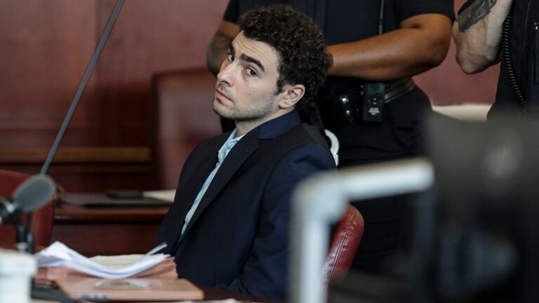 luigi-mangione-evidence-suppression-hearing-brian-thompson-unitedhealthcare-ceo-shooting-05-18-2026.jpeg