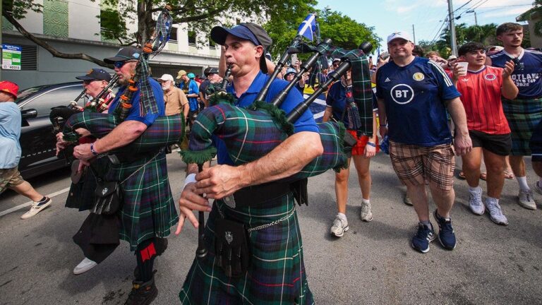 miami-bagpipers.jpeg
