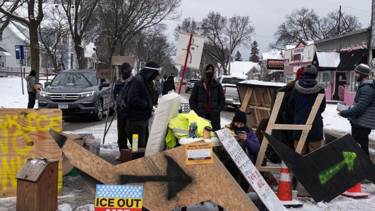 minneapolis-ice-barricade-powderhorn-fox-news-001.jpeg