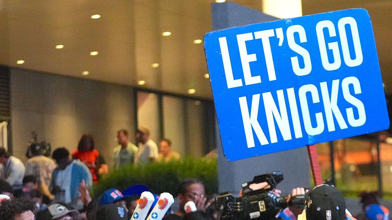 new-york-knicks-fans-celebration-fox-news-01.jpeg