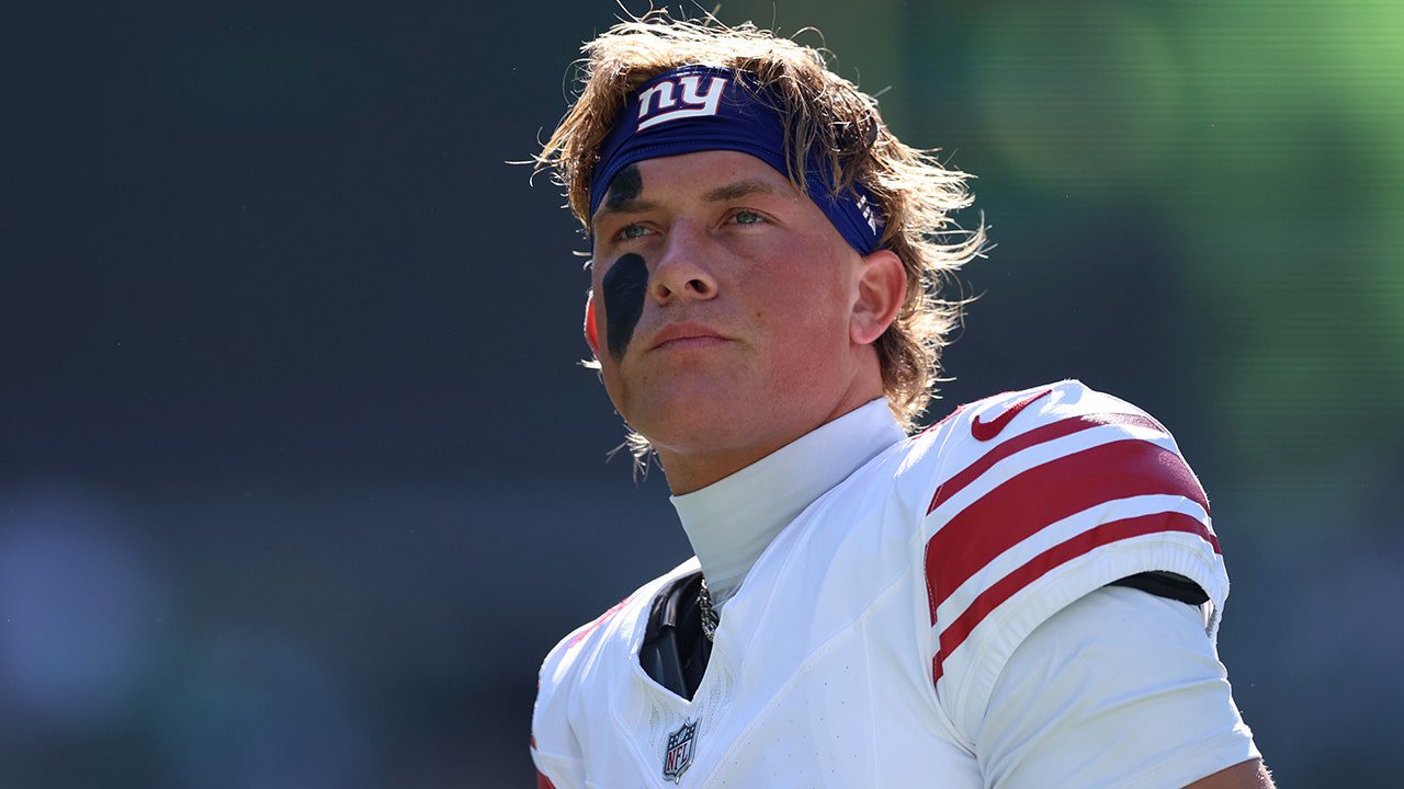 nfl-giants-jaxson-dart-121525-1.jpg