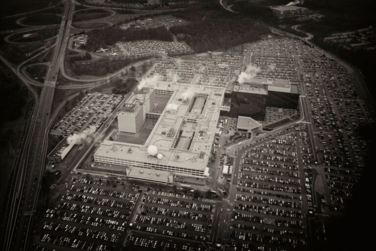 nsa-surveillance-525618310.jpg
