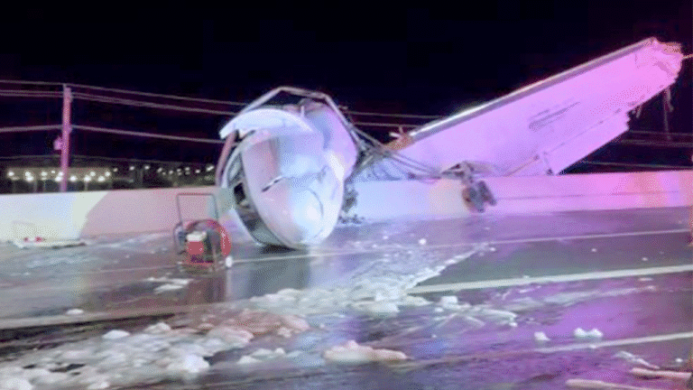 plane-crash-texas-6-aboard.png