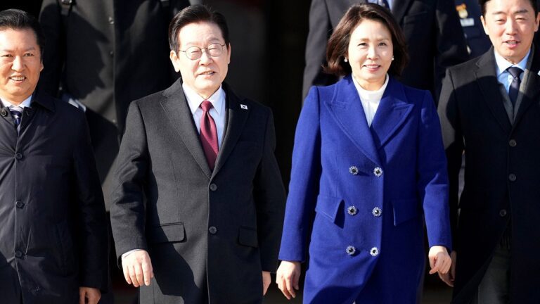 south-korea-president-lee-jae-myung-and-wife.jpg