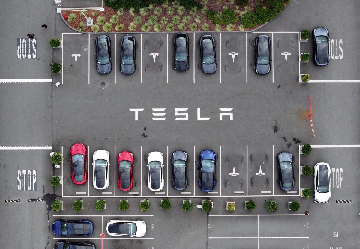 tesla-california-getty_8264a8.jpg