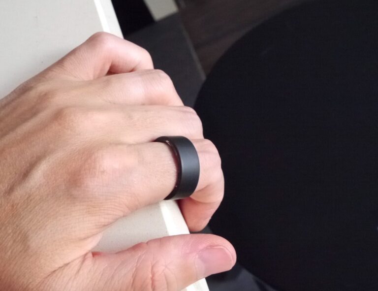 uh-ring-air-hand.jpg