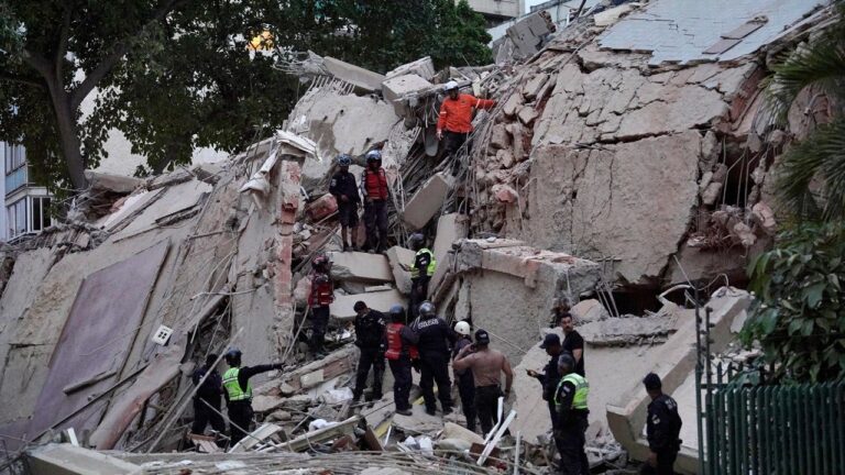 venezuela-earthquake-rescue.jpeg