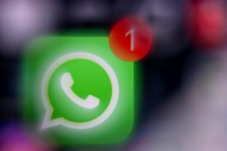 whatsapp-logo-notification-badge.jpg