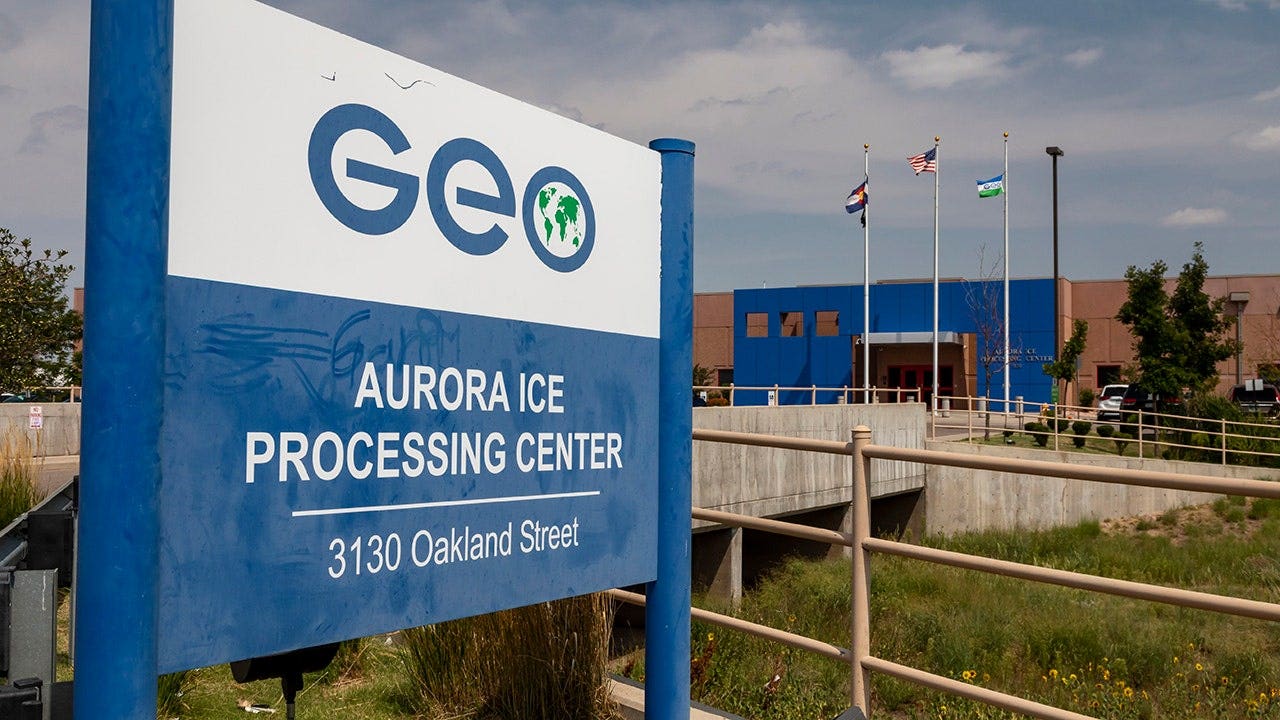 Aurora-Colorado-ICE-facility-2.jpg