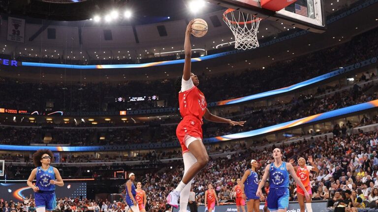 Dominique-Malonga-WNBA-All-Star-Dunk.jpg