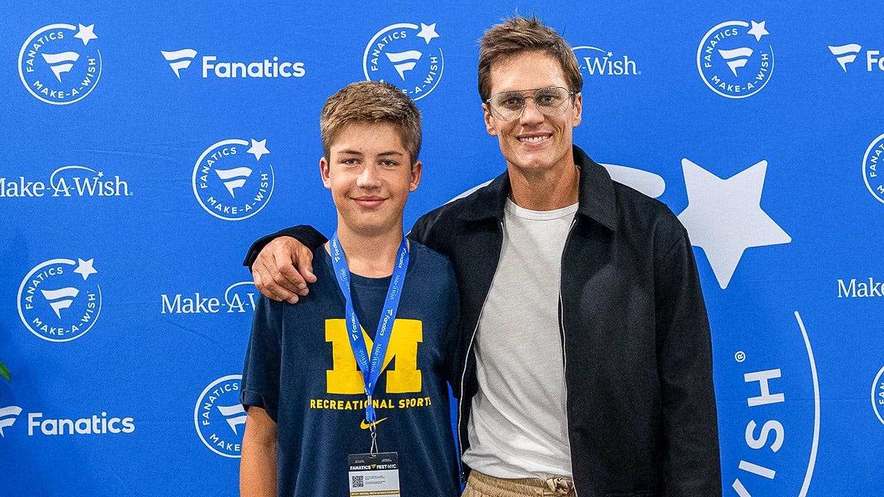 Eli-Griffith-Tom-Brady.jpg