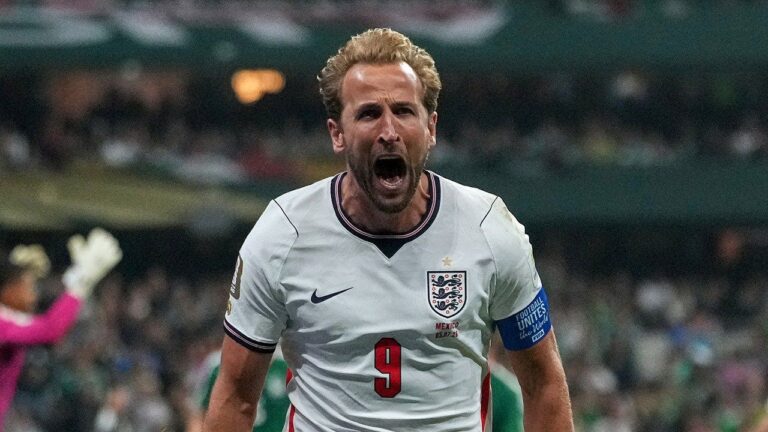 Harry_Kane_celebrates_England_Mexico.jpg
