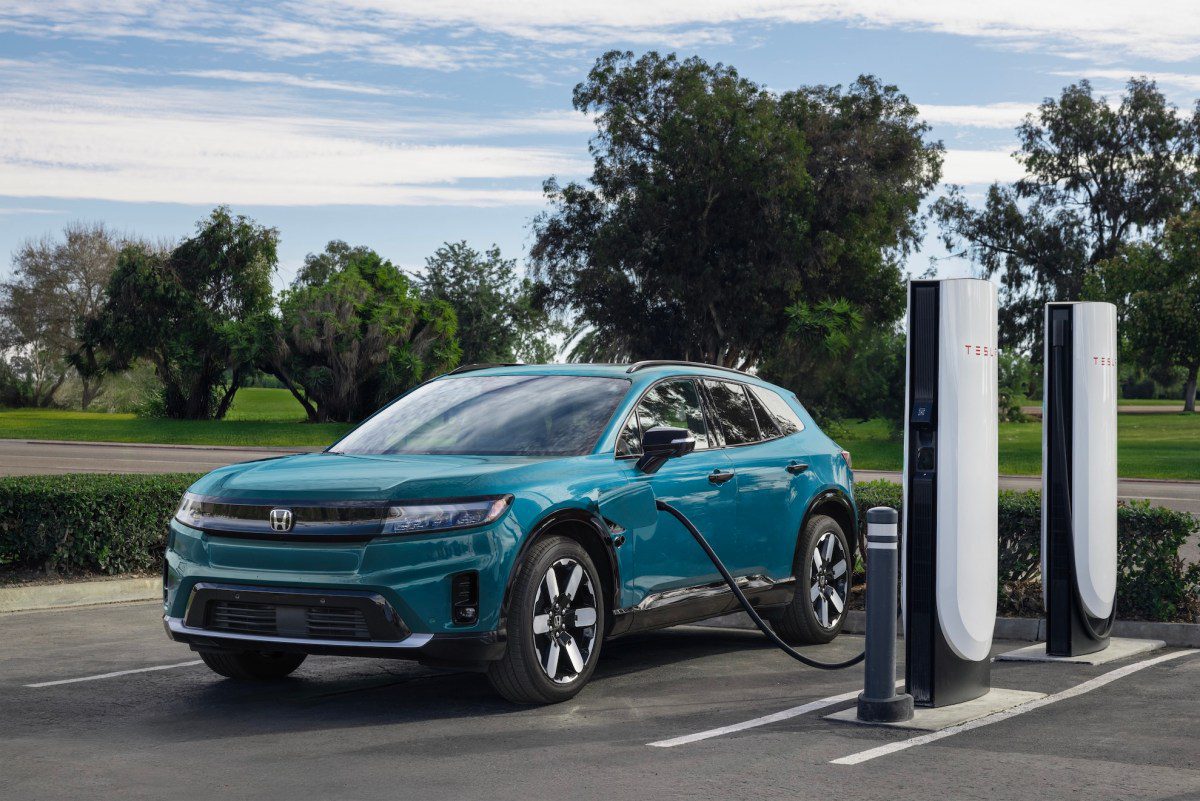 Honda-Prologue-at-Tesla-Supercharger1.jpg