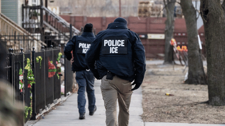 ICE-agents-chicago.png