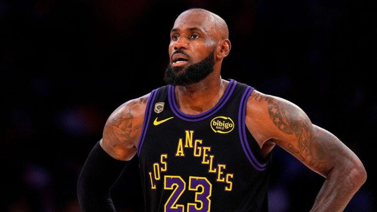 NBA-LeBron-James-071526-2.jpg