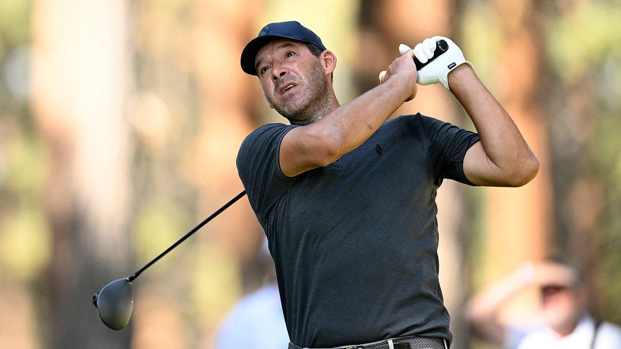 Tony-Romo-golf-swing.jpeg