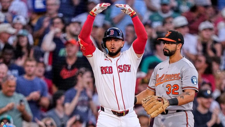 Wilyer-Abreu-celebrates-hit-Sox-Orioles.jpg