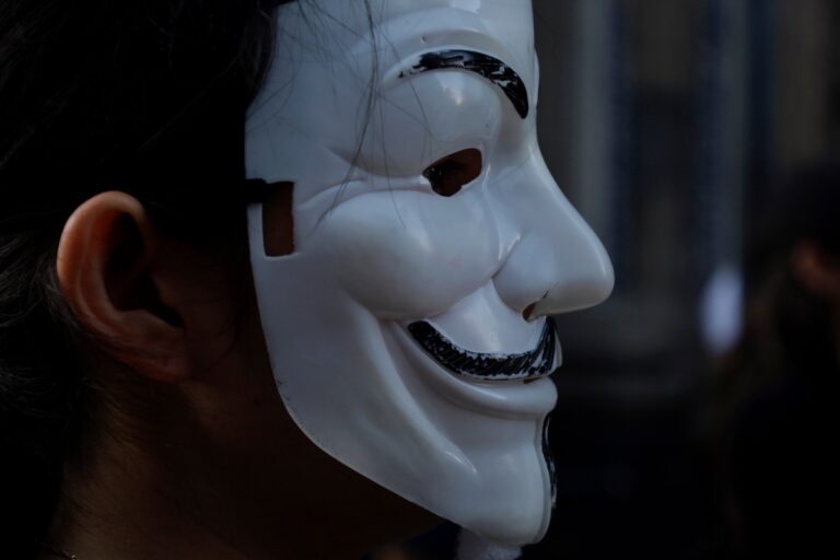 anonymous-hacktivist-mask.jpg