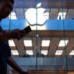 apple-logo-pedestrian.jpg