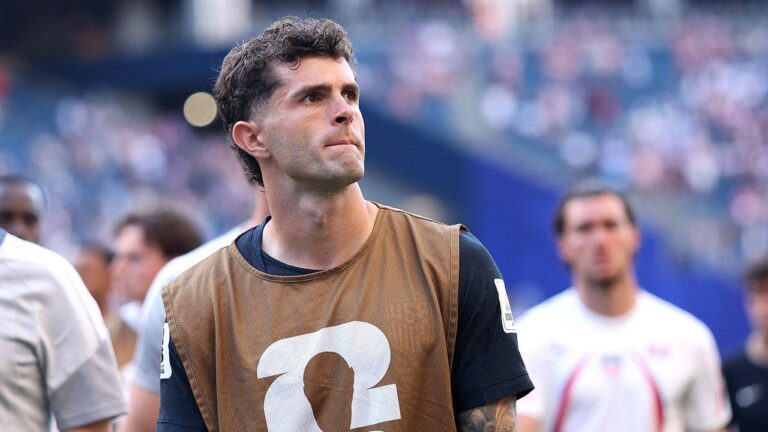 christian-pulisic-bench-7826.jpg