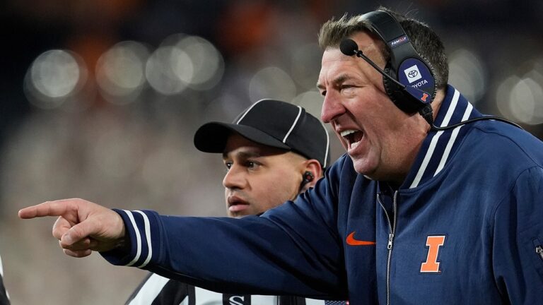 illinois-bret-bielema-123025-1.jpg