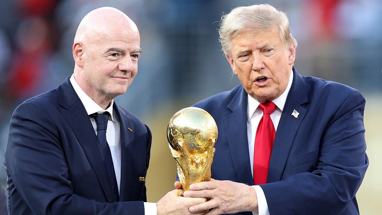 infantino-trump-world-cup-final.jpg
