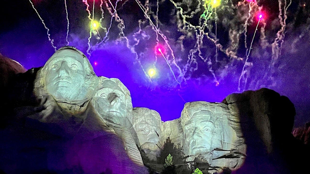 july-3-2026-fireworks-mount-rushmore.jpg