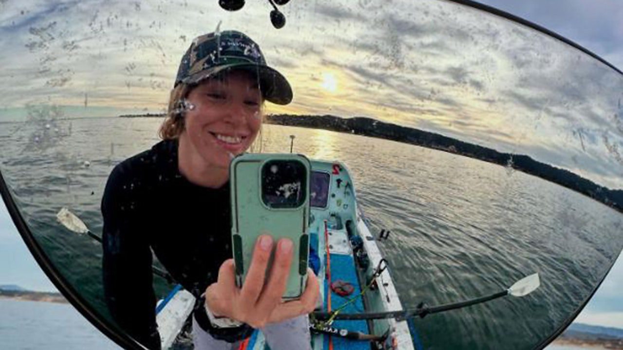 kelsey-pfendler-rowing.jpg