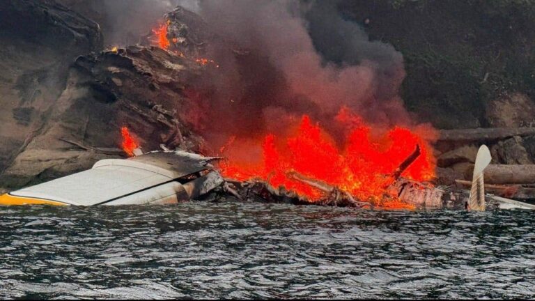 kenmore-air-floatplane-fire.jpg