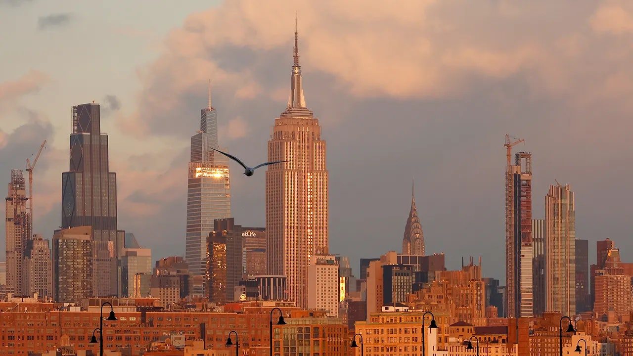 new-york-city-loses-population.jpeg