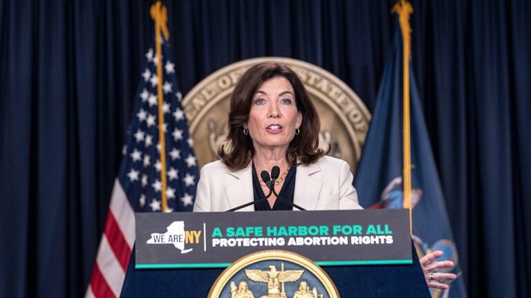 new-york-governor-kathy-hochul.jpeg