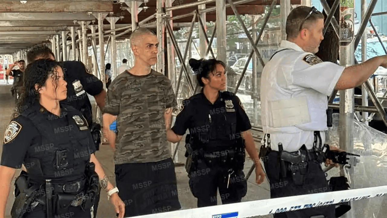 nypd-suspect-stabbing-jewish-asian.png