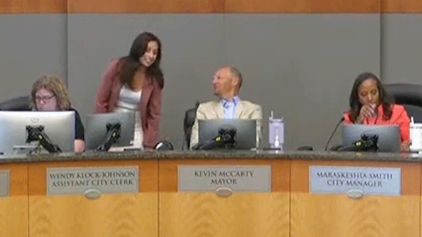 sacramento-council-mic-dive-fox-news-001.gif