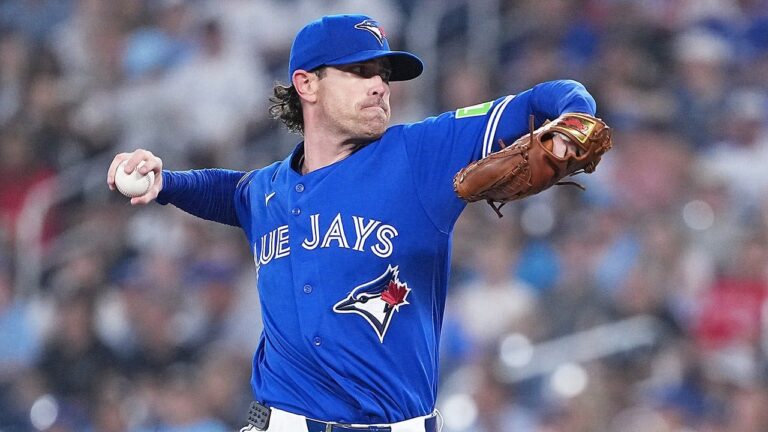 shane-bieber-blue-jays-white-sox-rogers-centre.jpg