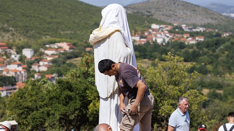 vandalized-statue-virgin-mary.jpg